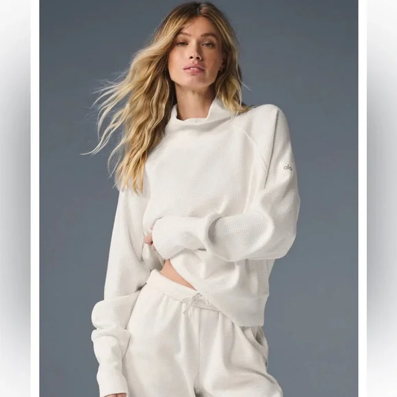 Alo Yoga Waffle Weekend Escape Mock Neck Long Sleeve Ivory M - Picture 3 of 6